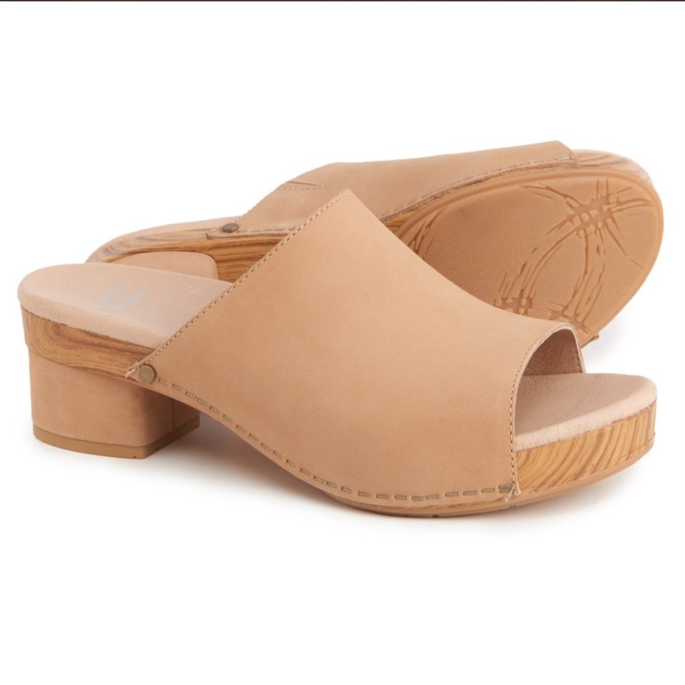 NIB Dansko Maci Mule Sandals in Sand (size EU 39)